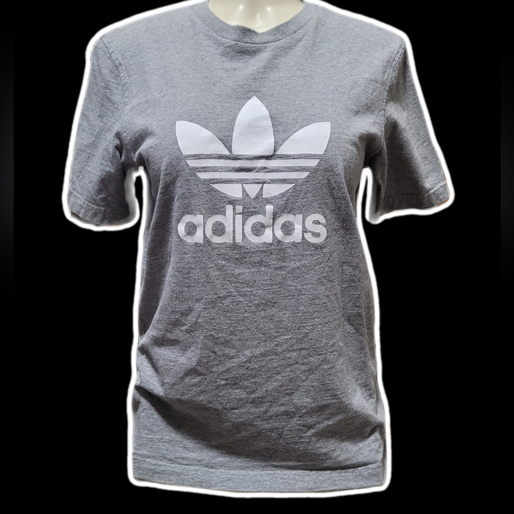 adidas sporty grey basic tee ꉂ(˵˃ ᗜ ˂˵)